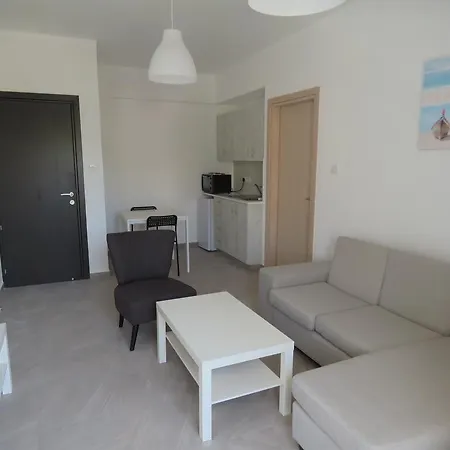 Aparthotel Polyxeni 3*