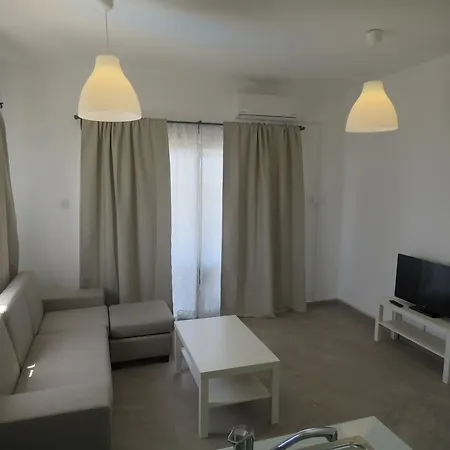 Aparthotel Polyxeni Lemesos